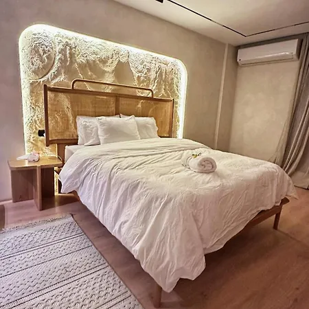Bright & Spacious 2-Bedroom Minimalist Style, Family Apartment In The Heart Of Zamalek-2